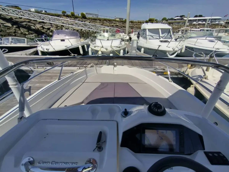 Motorboat rental with or without captain Jeanneau Saint-Quay-Portrieux