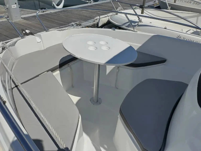 Bareboat Rental Motorboat Jeanneau with a boat licence