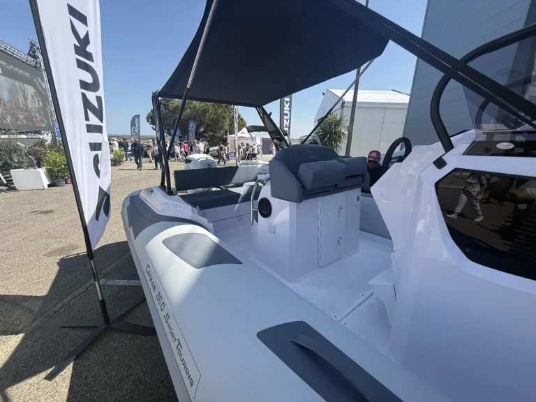 Ranieri Cayman 26 Sport Touring in Arcachon on SamBoat