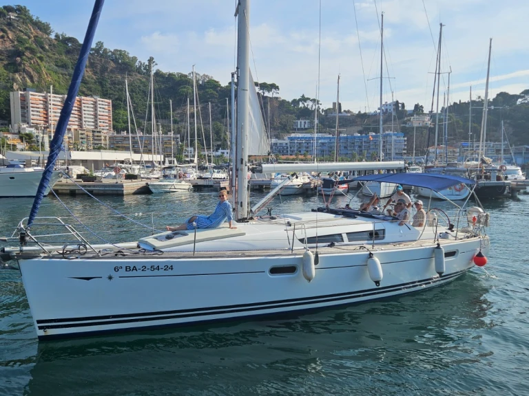 Sailboat for rent Spain at the best price