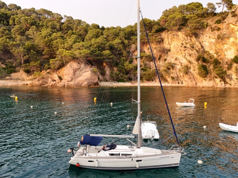Jeanneau Sun Odyssey 39i Performance in Spain on SamBoat