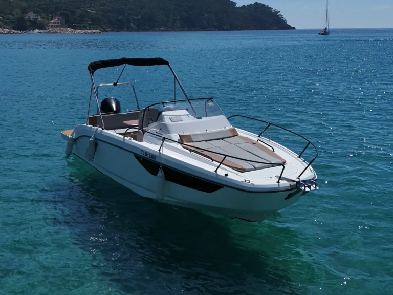 Motorboat rental in La Madrague - Bénéteau Flyer 8 SUNdeck