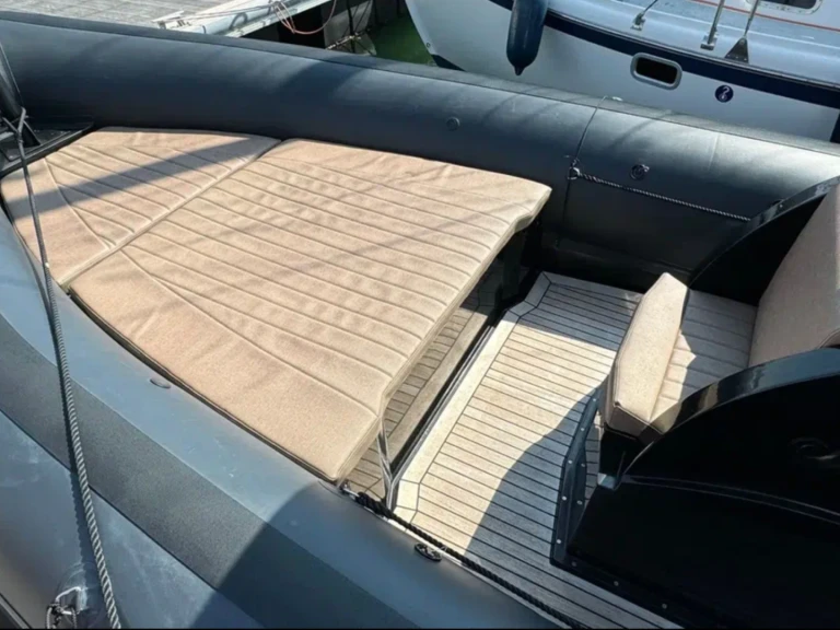 RIB for rent Grand Piquey at the best price
