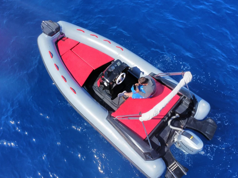 Rent a Magnus 5.80 Porto Rotondo