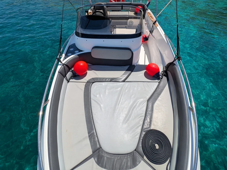 Yacht charter Novalja cheap 520 Open