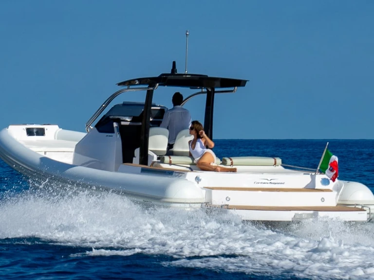 Rent a Magazzu MX 11 Coupé Poltu Quatu