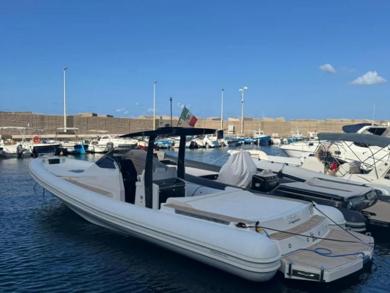 Yacht charter Poltu Quatu cheap MX 11 Coupé