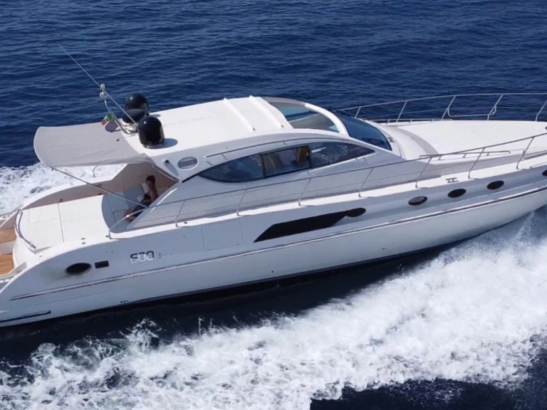Luxury Yacht for rent Salerno at the best price