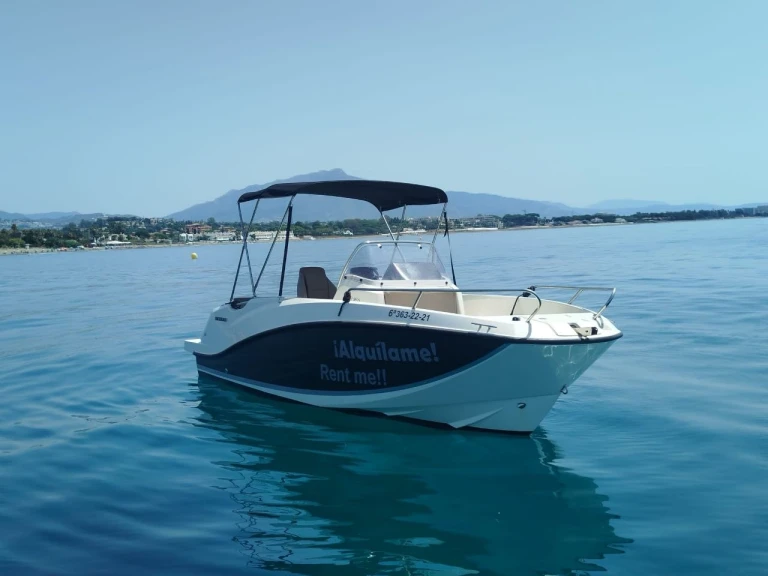 Bareboat Rental Motorboat Quicksilver with a boat licence