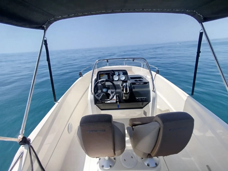 Quicksilver Activ 505 Open in Spain on SamBoat