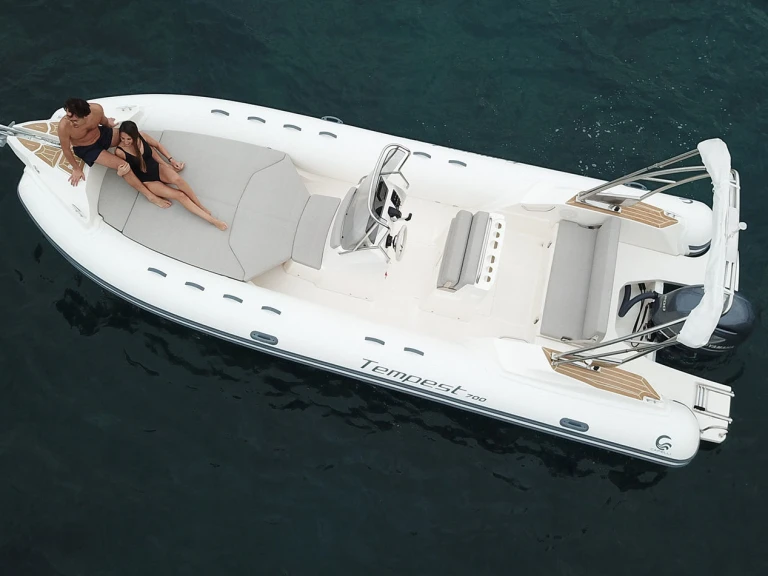 Capelli Tempest 700 Open in Le Lavandou on SamBoat