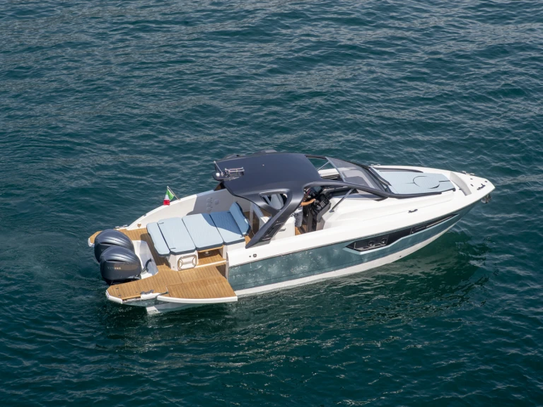 Motorboat rental with or without captain Airon Salerno