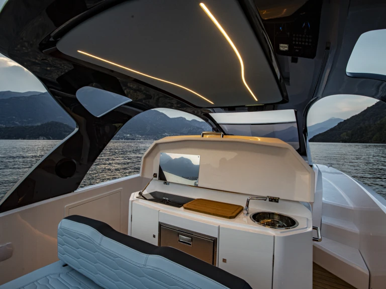 Bareboat Rental Motorboat Airon with a boat licence