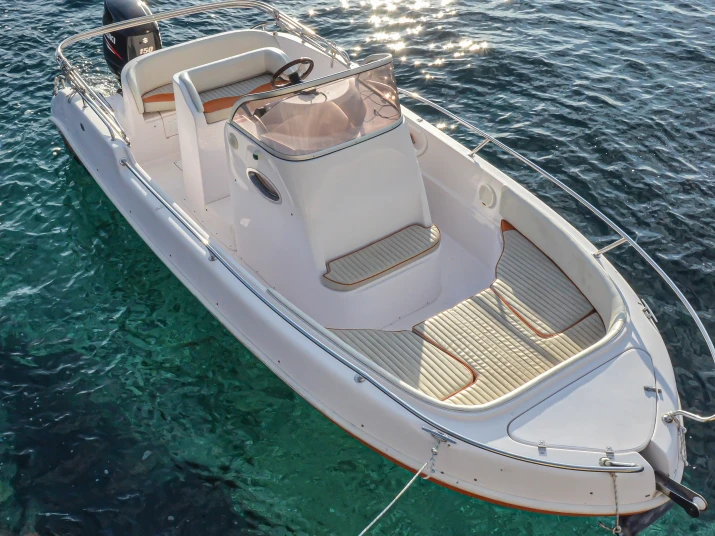 Boat rental Marino Aphordite 650 in Hvar on Samboat