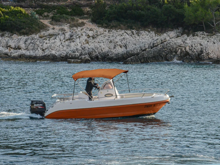 Boat rental Marino Aphordite 650 in Hvar on Samboat