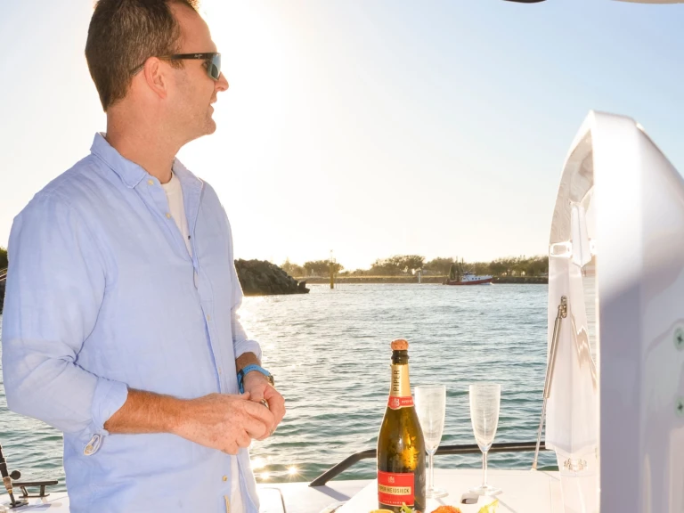 Bareboat Rental Motorboat Axopar with a boat licence