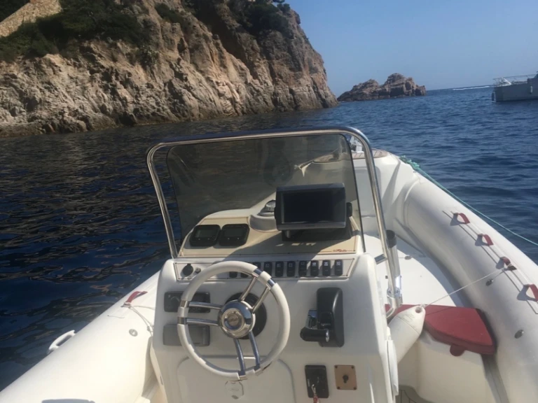Rent a Nuova Jolly Prince 23 Andernos-les-Bains