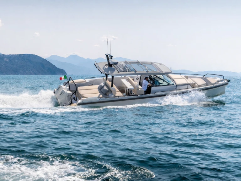 Bareboat Rental Motorboat Axopar with a boat licence