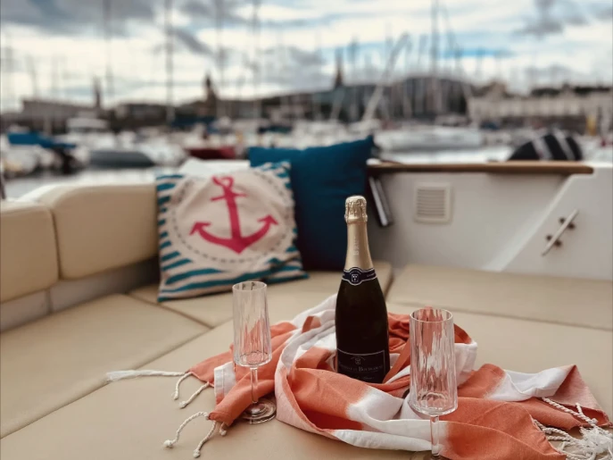 Motorboat for rent Dún Laoghaire-Rathdown at the best price