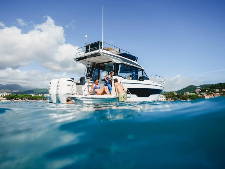 Motorboat rental with or without captain Jeanneau Cannes