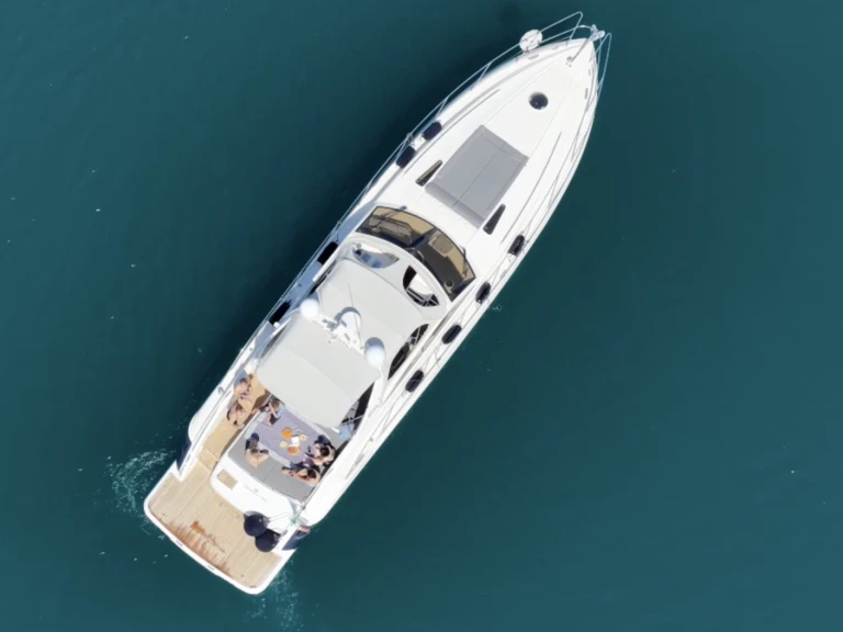 Bareboat Rental Motorboat Princess with a boat licence