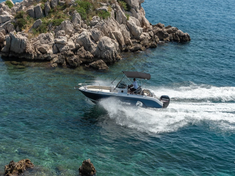 Rent a Ranieri Voyager 21 S Trogirski Zaliv