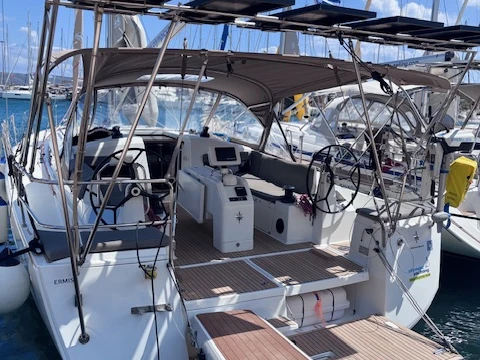 Jeanneau Sun Odyssey 440 in Lávrio on SamBoat