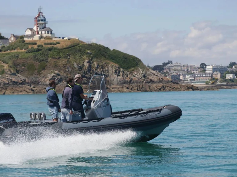 Bareboat Rental Motorboat  with a boat licence