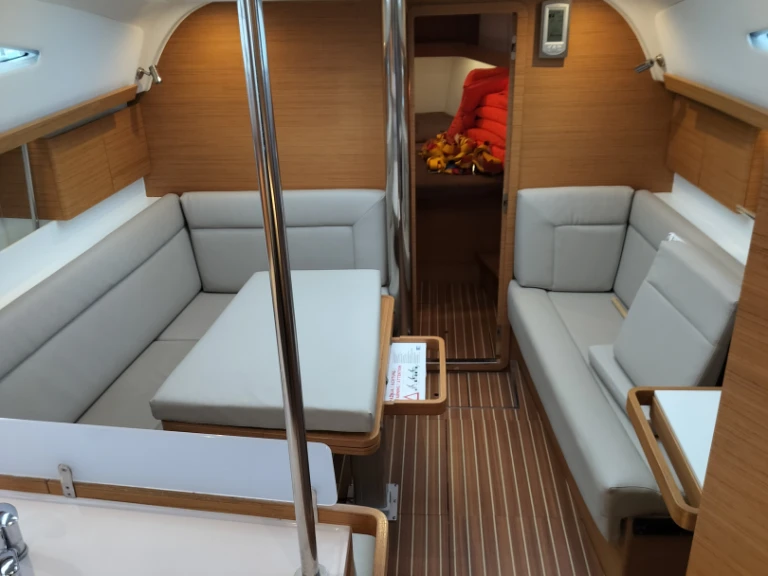 Rent a Elan Impression 40 Izola