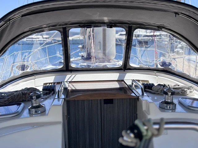 Sailboat rental with or without captain Bavaria Lávrio