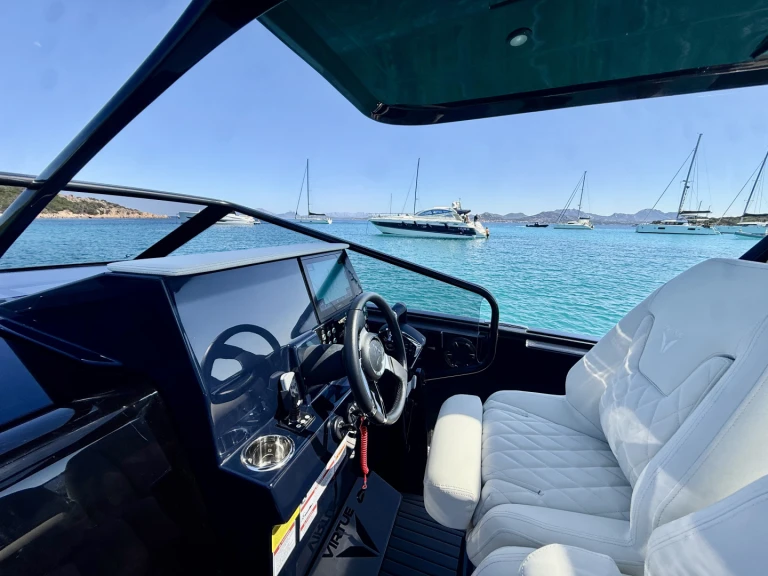  Virtue V10 Top in Olbia on SamBoat