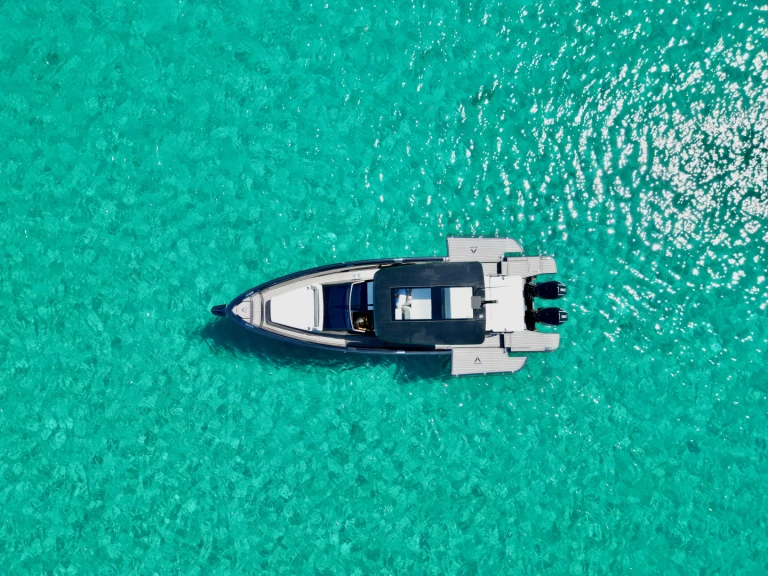 Rent a  Virtue V10 Top Olbia