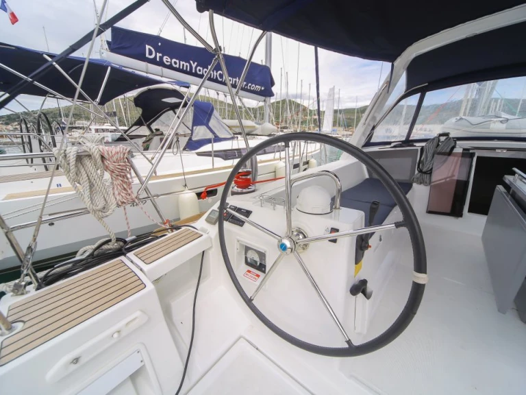 Bareboat Rental Sailboat Bénéteau with a boat licence