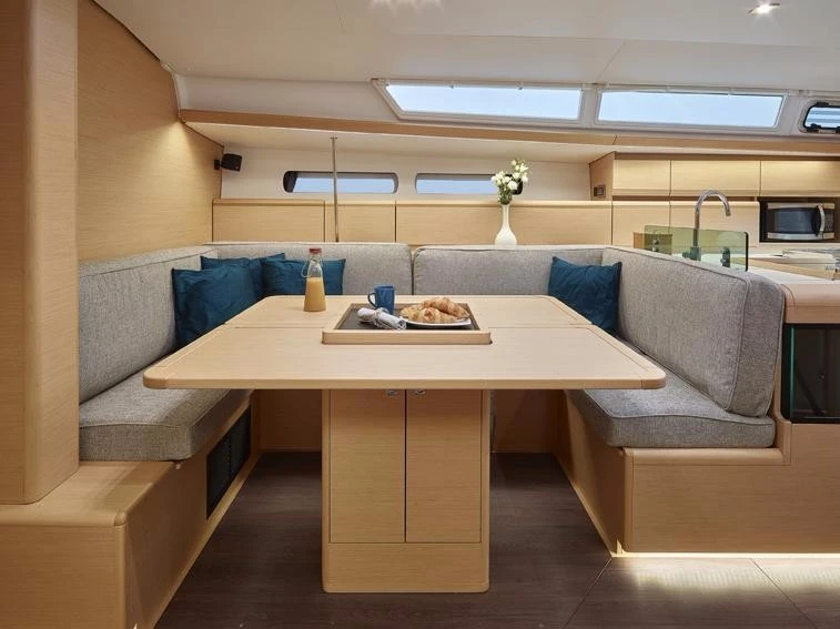 Sailboat rental with or without captain Jeanneau La Paz
