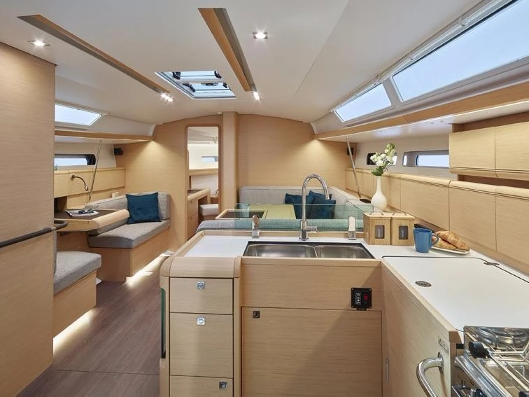 Sailboat for rent La Paz at the best price