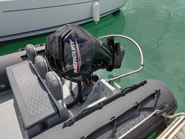 Rent a  3D TENDER - PATROL 6 Saint-Quay-Portrieux