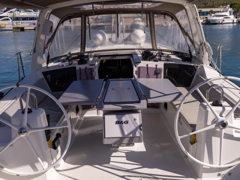 Rent a Bénéteau Oceanis 41.1 Perfomance Port de Pollença