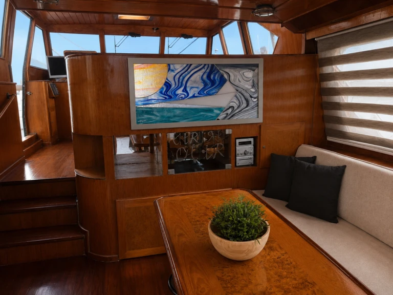 Luxury Yacht rental with or without captain Ingles Dénia
