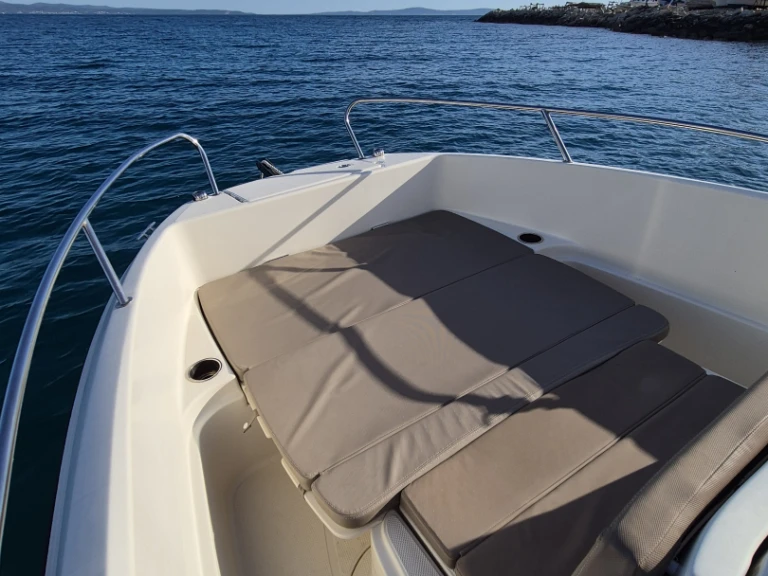 Quicksilver Activ 605 Open in Split on SamBoat