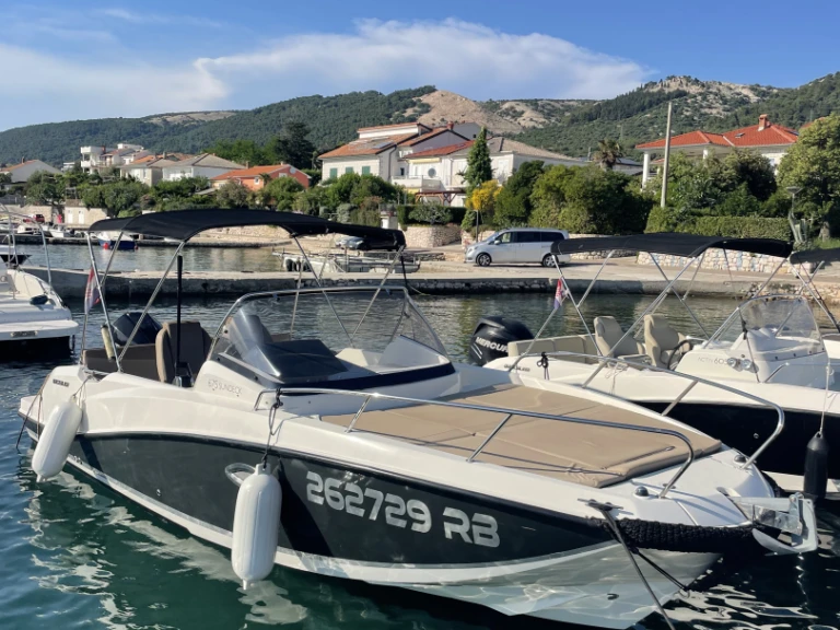 Quicksilver Activ 675 Sundeck in Rab on SamBoat