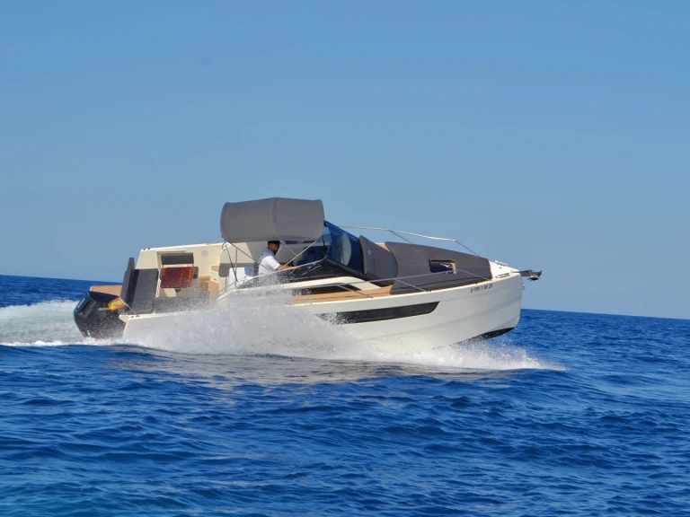 Motorboat for rent Cala d'Or at the best price
