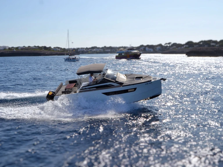 Nuva M9 CABIN in Cala d'Or on SamBoat