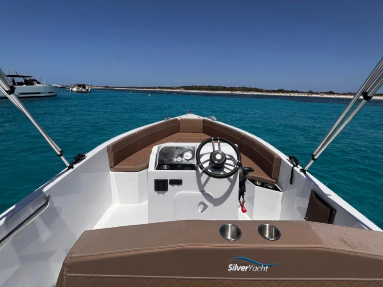 Bareboat Rental Motorboat Silver with a boat licence