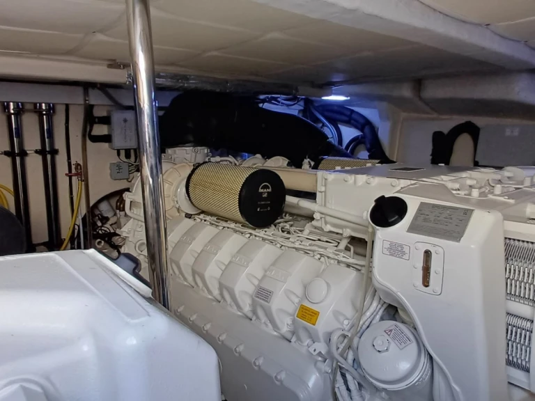 Luxury Yacht for rent Naples at the best price