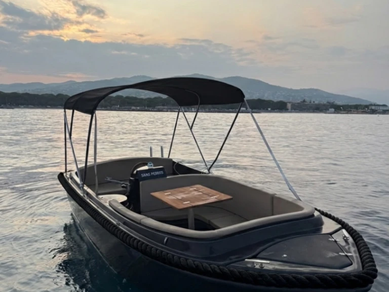 Yacht charter Mandelieu-la-Napoule cheap Delta Kruger 480