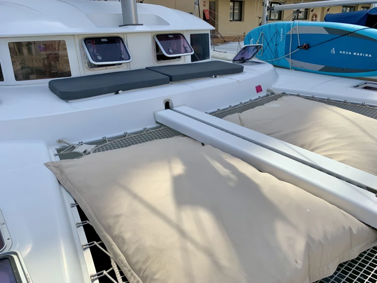 Catamaran for rent Port-de-Bouc at the best price