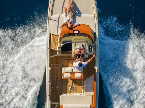 Invictus  Invictus 240 CX in Mandelieu-la-Napoule on SamBoat