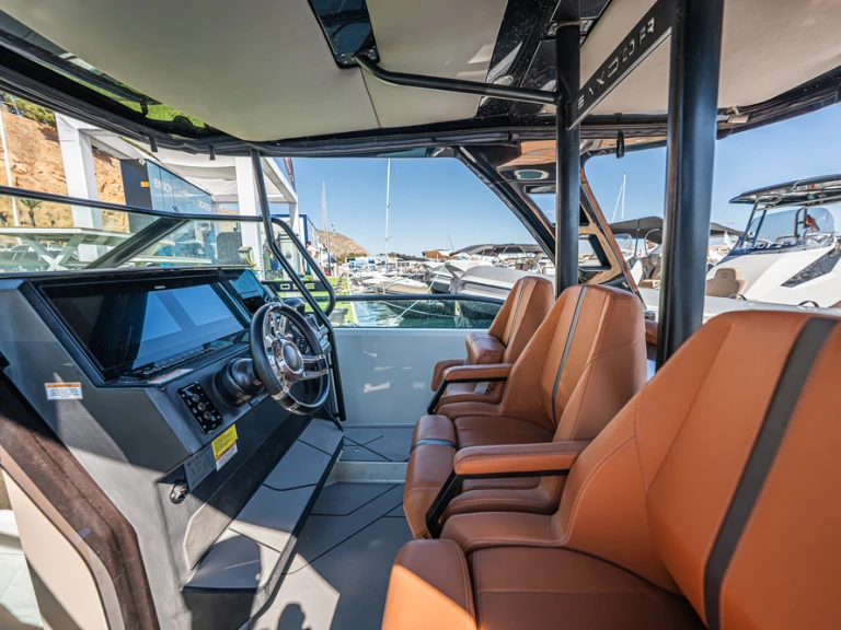 Rent a Italboats saxdor 320GTO Altea