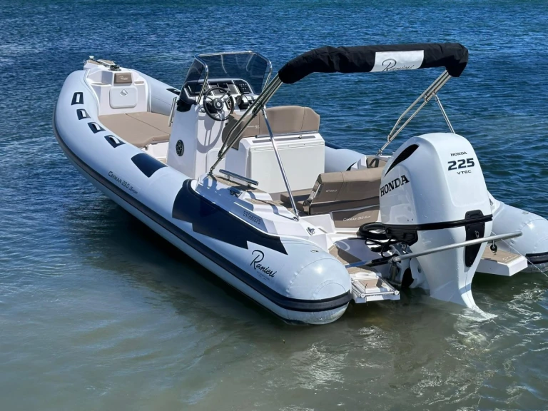 Ranieri Cayman 23 Sport in Sète on SamBoat