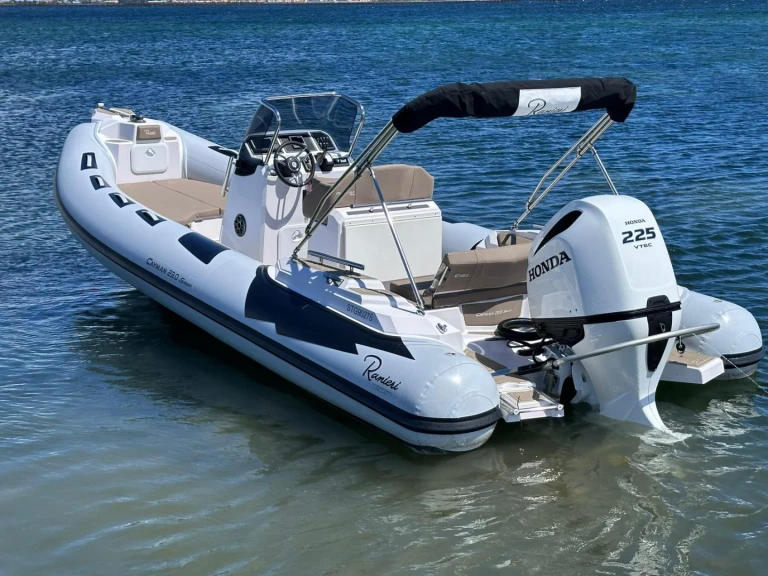 Boat rental Ranieri Cayman 23 Sport in Sète on Samboat